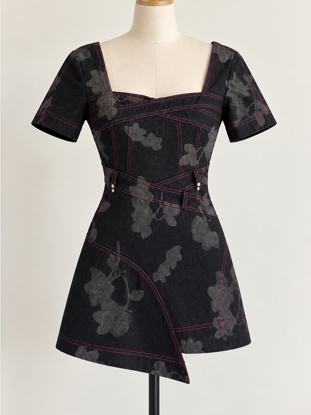AMUR Floral Contrast Stitch Denim Mini Dress Black Square Neck Size 4 NWT